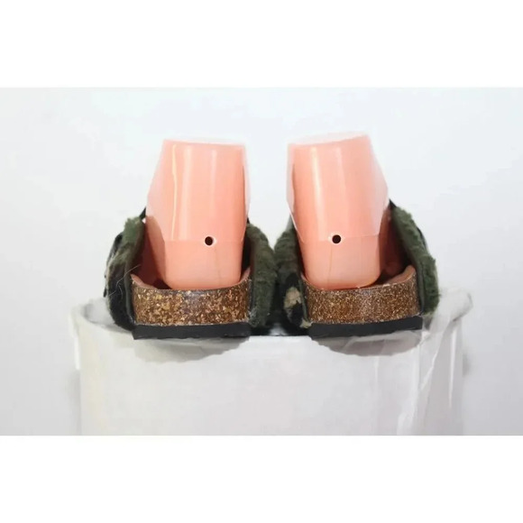 ladies TIME and TRU slides size 7 - Picture 4 of 9